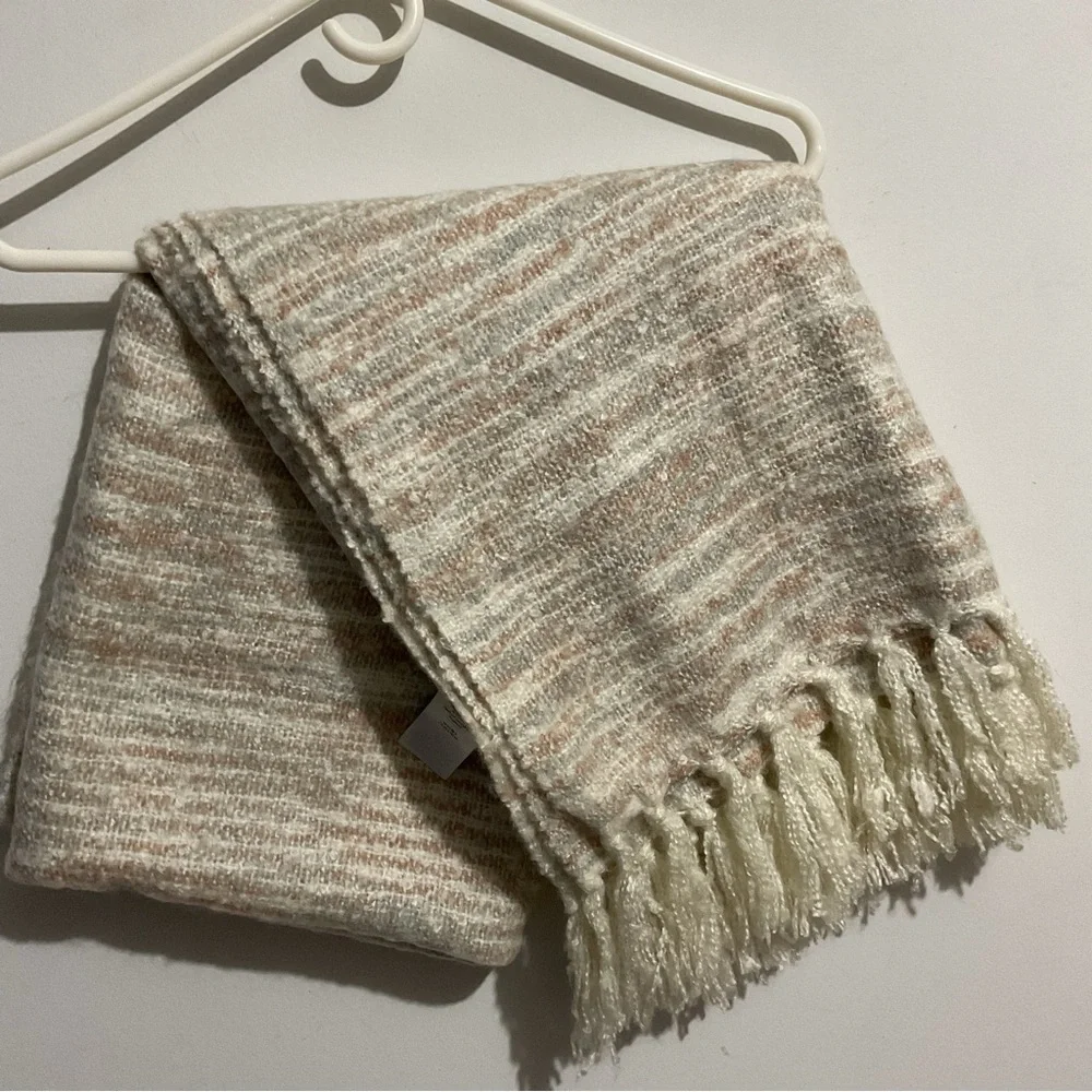 West elm cozy throw blanket white fringe :Box OW3: